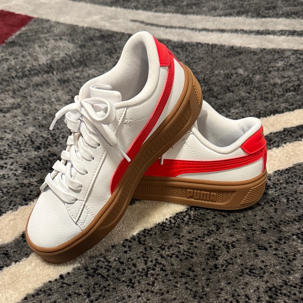 Women’s Puma Smash Platform Sneakers